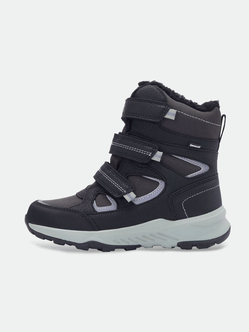 Halti Reiss 3 DX kids’ snow boots, black/gray with fleece lining, triple straps, and textured sole, side view shown.