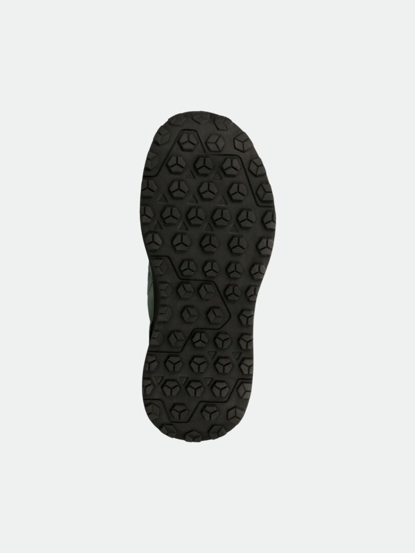 The Halti Rest 2 Slipper features a lightweight black EVA sole with hexagonal and triangular textured patterns.