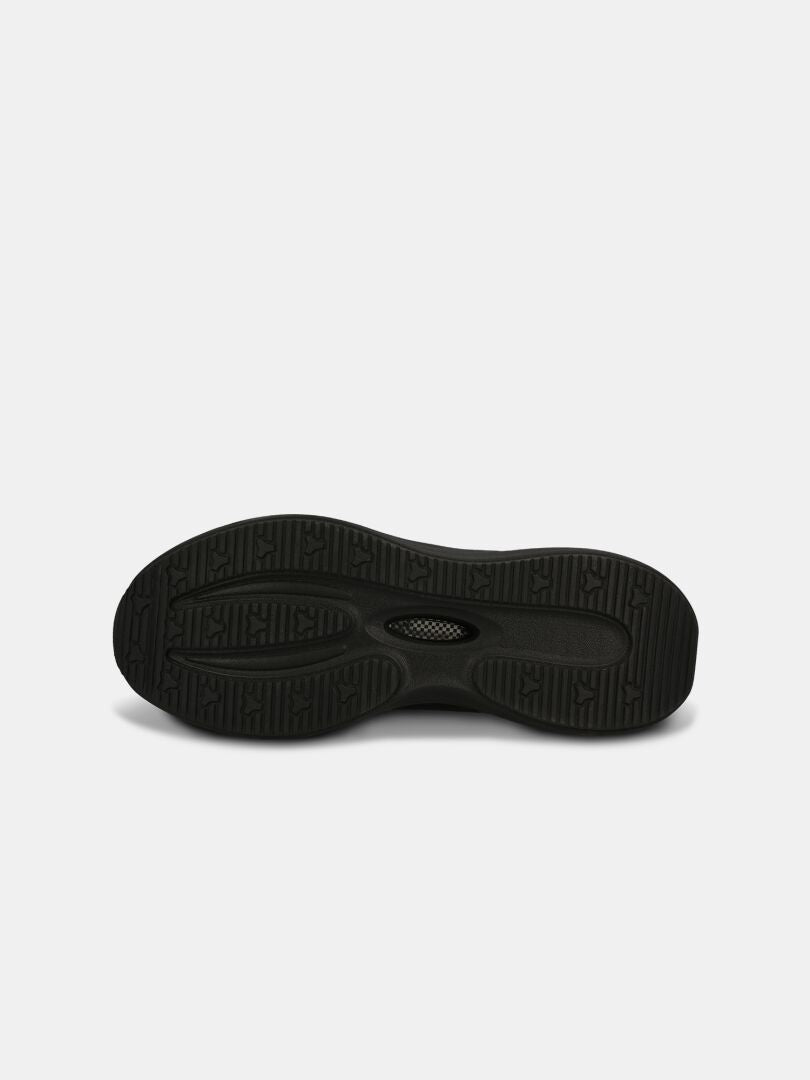 Halti Frisk Sneaker Men's: durable black athletic sole with textured tread, shown from below for summer sneakers.