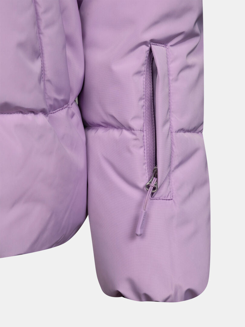 Close-up of the Halti Ascloud Puffer Ski Jacket Women’s in light purple, showing sleeve with vertical zippered pocket.