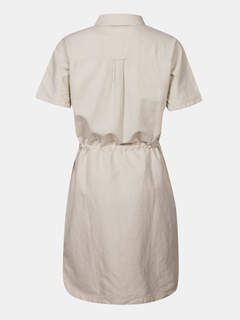 Back view of Halti Notsgi Dress Women's in beige, with collar and adjustable waist, made from hemp and organic cotton.