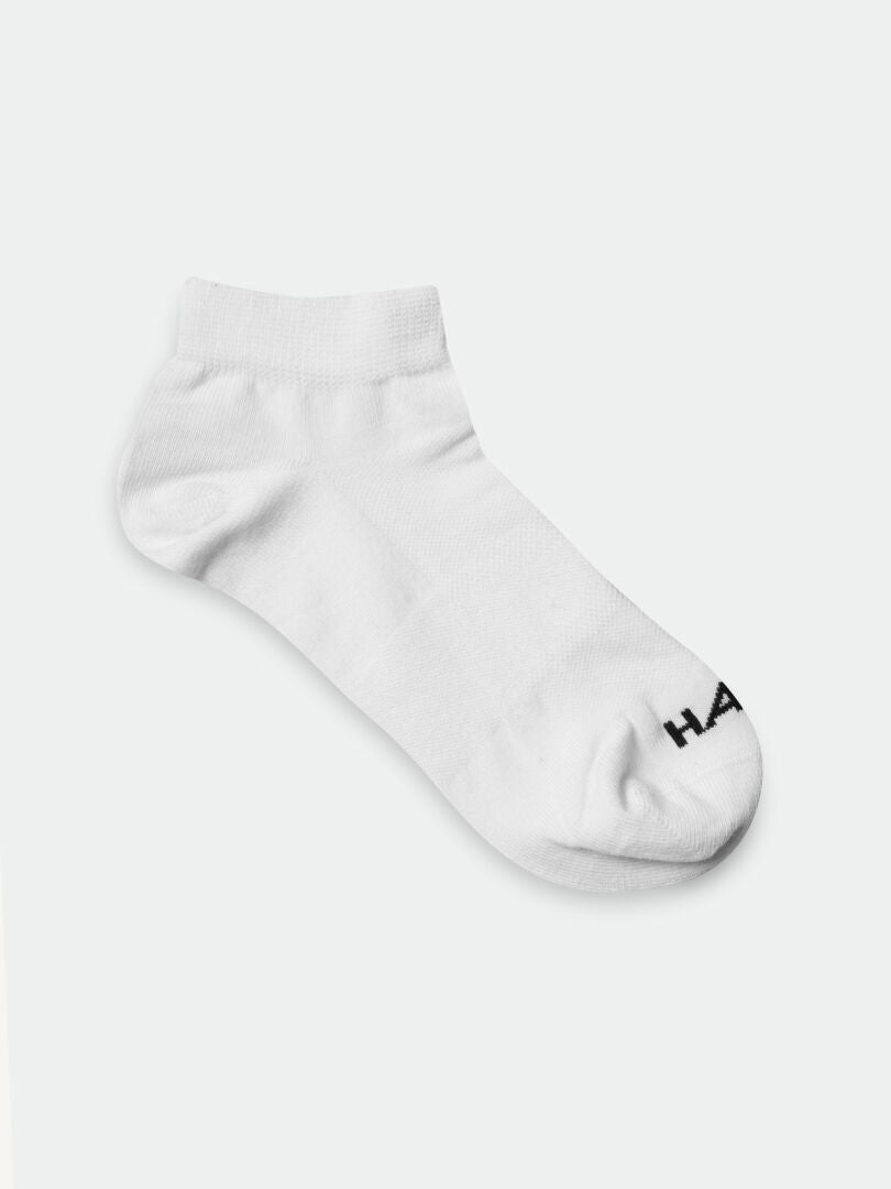 Halti Outdoor Sport Low Socks 3-pack in white with black toe lettering, ideal for everyday wear, shown on plain background.