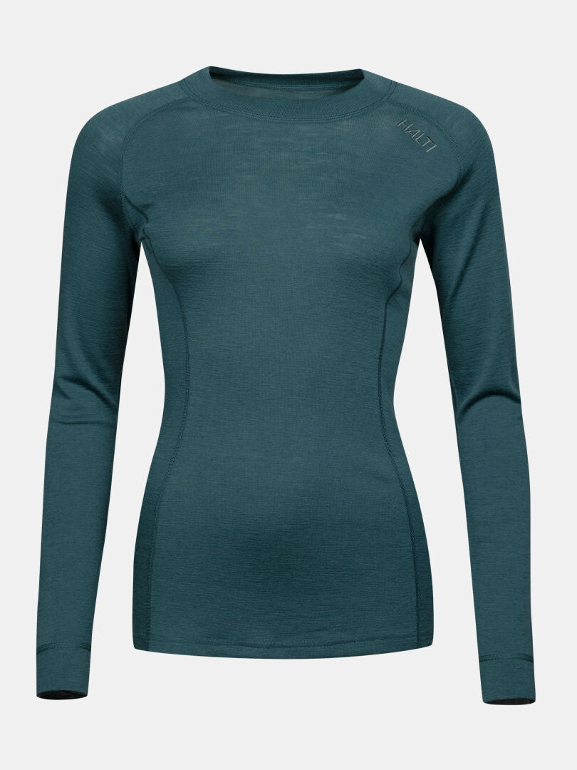 The Hossa II Merino Base Layer Set Women’s by Halti is a teal crew neck ideal for cold weather layering.