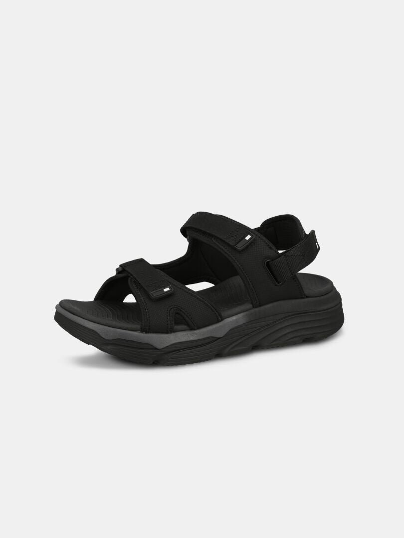 Halti Pursuit 2 Sport Sandal: black, open-toe, lightweight with adjustable Velcro straps and cushioned sole for city walks.