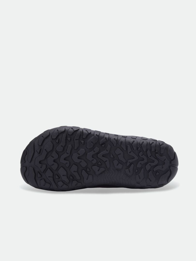Halti Jalava DX Barefoot Ankle Boot’s wavy sole ensures natural movement, perfect for outdoor play on any terrain.