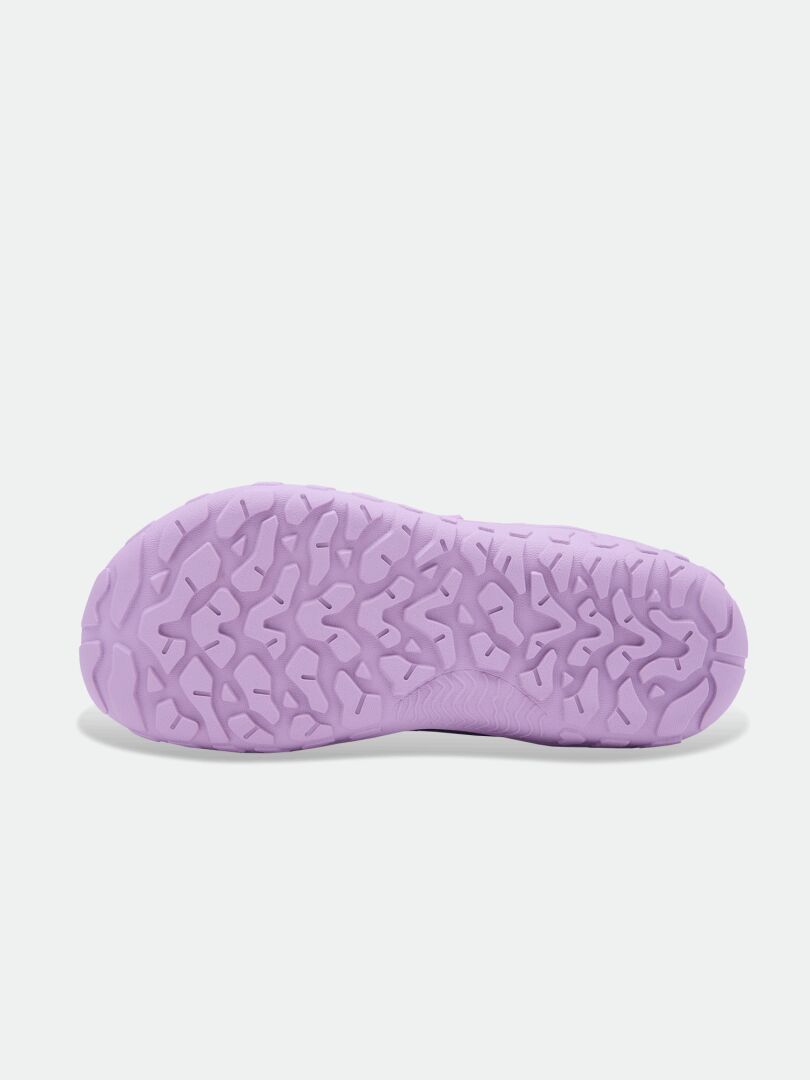 Halti’s Jalava DX Barefoot Ankle Boot features a lavender sole with maze-like tread for kid adventures and outdoor play.
