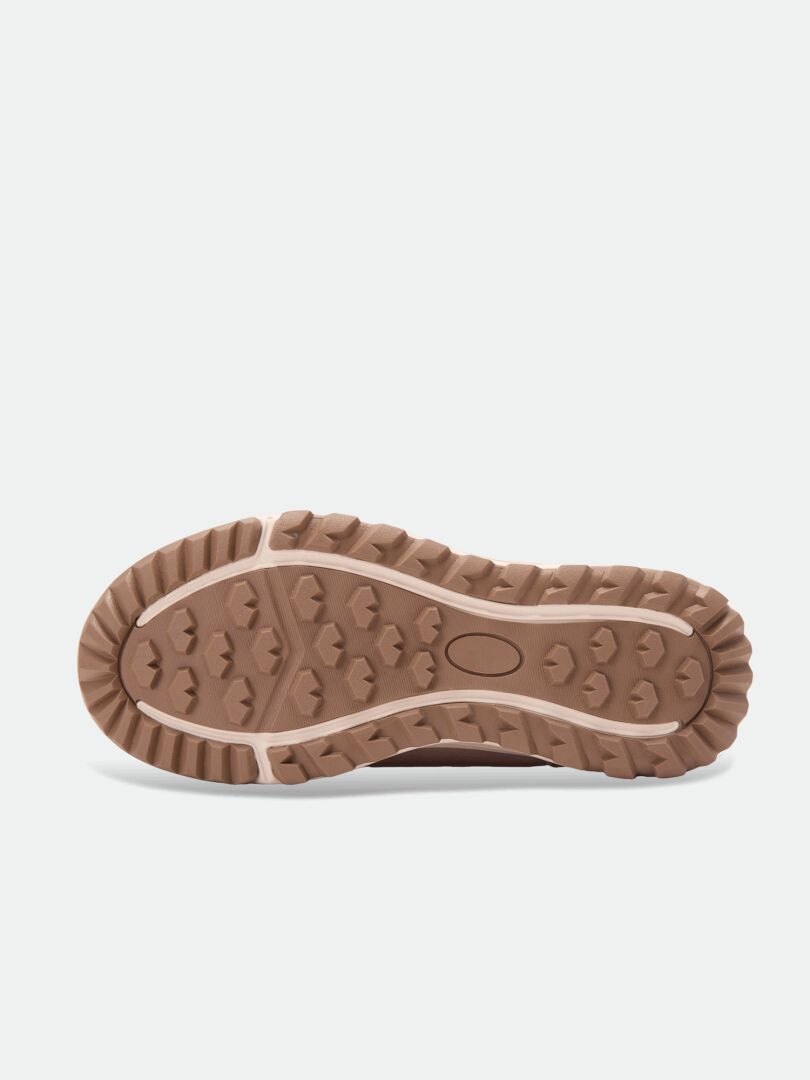 Halti Doris DX Winterboot: women’s boots with brown rubber lug sole, warm fur lining, and waterproof design.