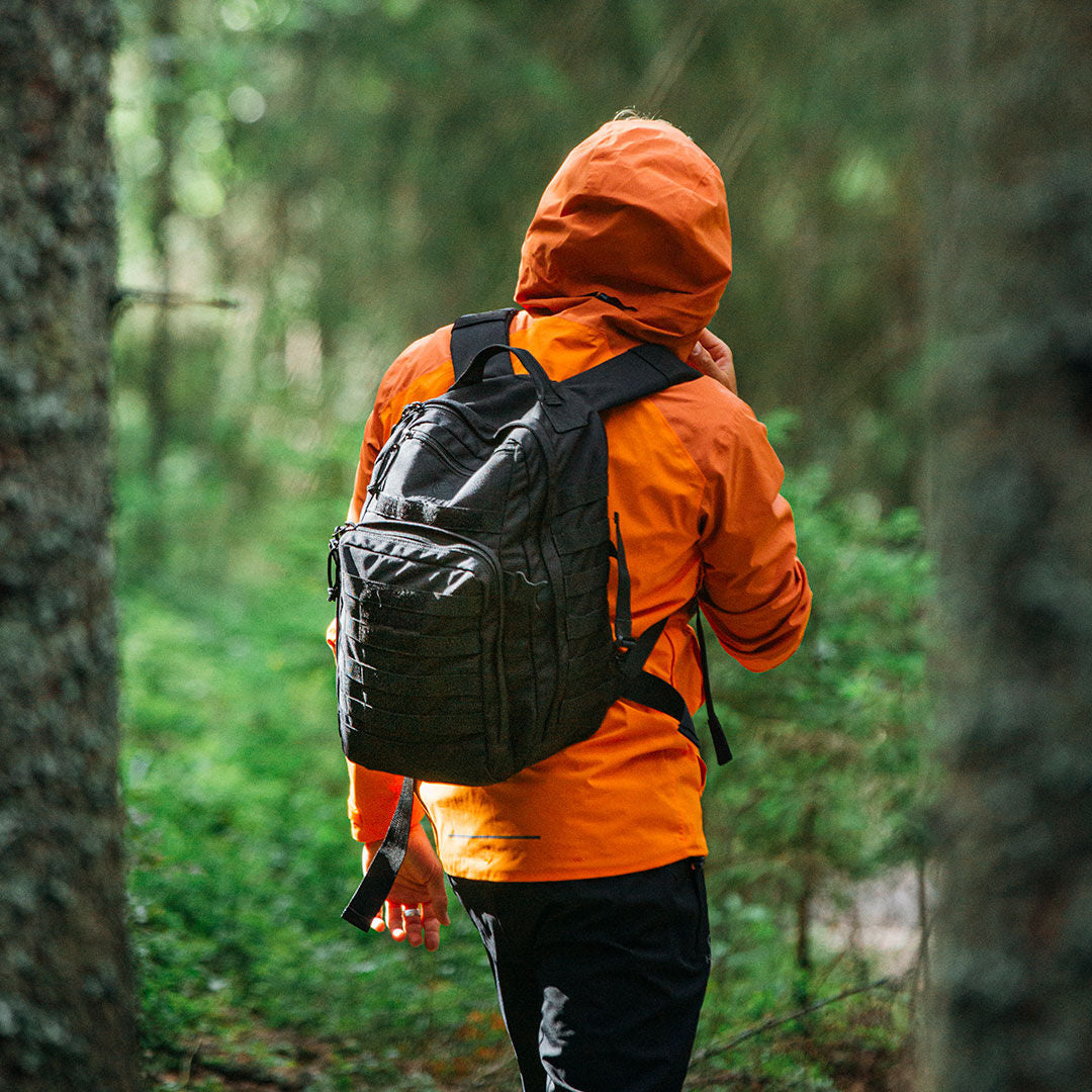 Halti backpack best sale